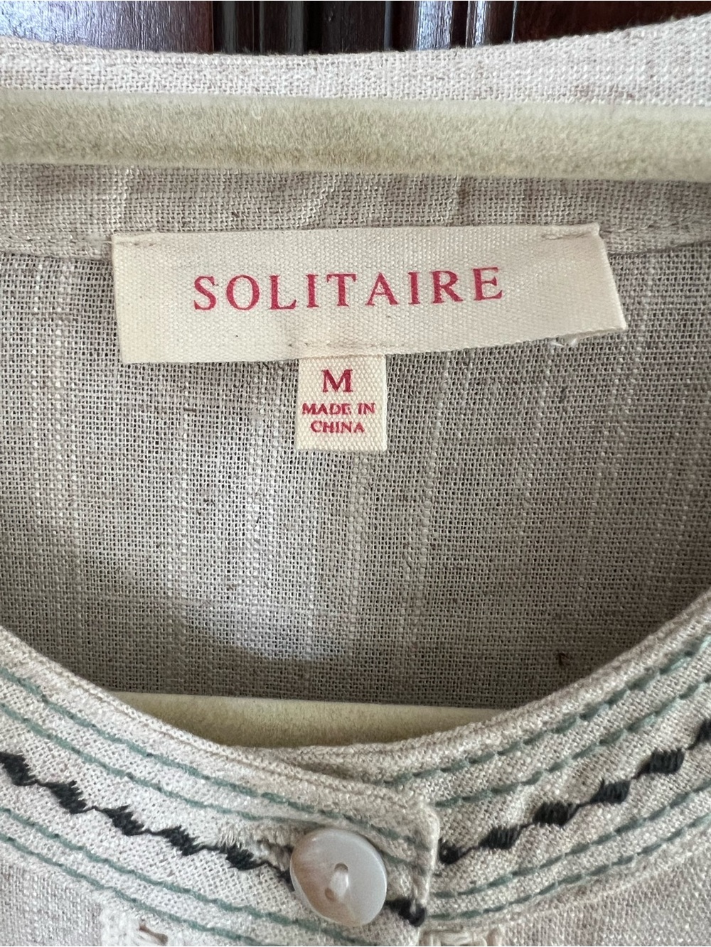 Solitaire Cream Button-Front Blouse with Multi-Color Floral Embroidery - Picture 5 of 6